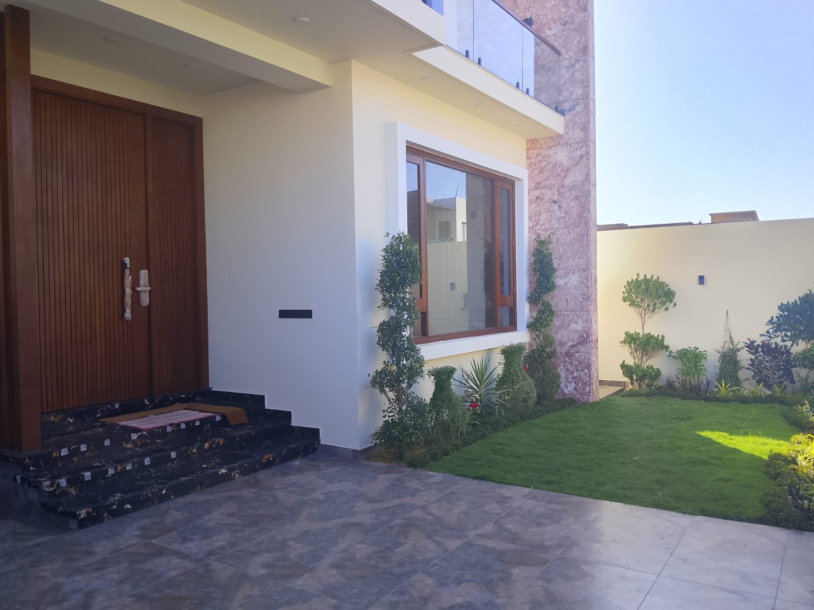 Brand New Banglow For Sale - 6 Bedrooms